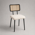 Esszimmerstuhl aus Stahl mit Rattangeflecht und Bouclé-Sitz, Creme, Schwarz und Natur, 48 × 53 × 82 cm