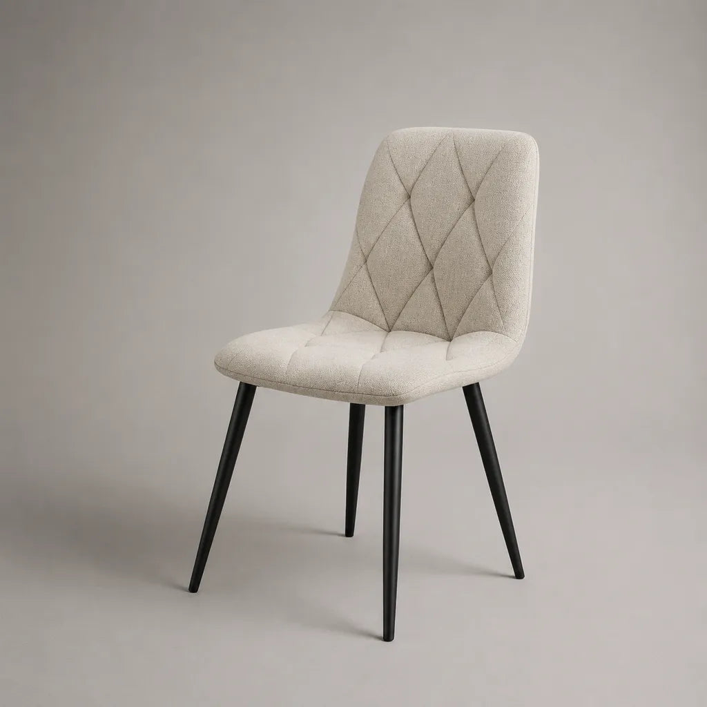 Esszimmerstuhl aus Polyester-Chenille mit Polsterung, abgerundeter Rückenlehne und Stahlbeinen, Beige/Schwarz, 49 × 55 × 88 cm